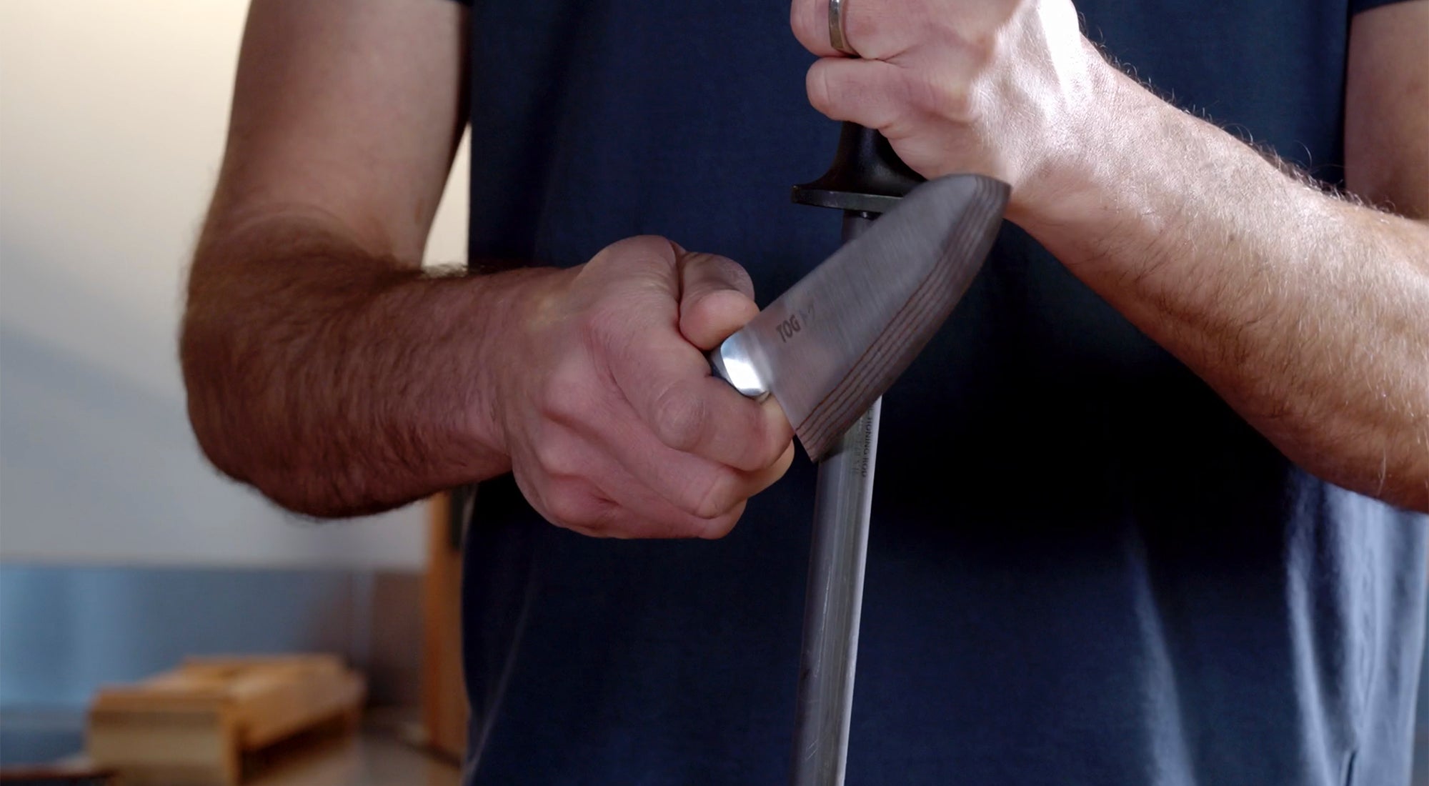 How to sharpen a knife with a honing rod or steel